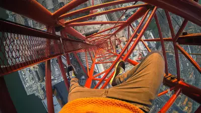 southbank-tower-looking-down-crane-shaft
