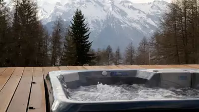 Hidden-Dragon-Hot-tub