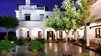 Exterior-View-9_La-Bobadilla