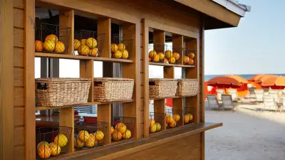The-James-Royal-Palm-Beach-Hut
