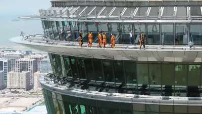Skywalk-at-Macau-Tower