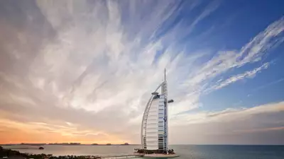 Burj_Al_Arab_-_Exterior_View