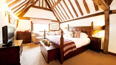 Luxury en-suite room in charming Cotswold B&B