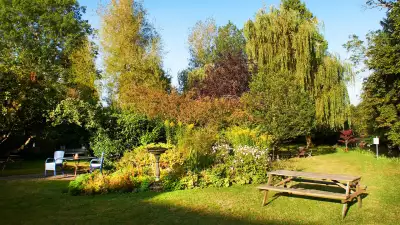 Dundas Arms Garden