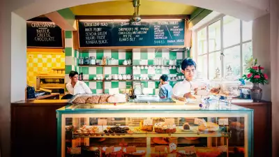 Caf&eacute; in Delhi