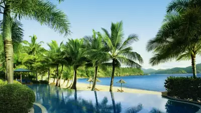 The pool at the beach club