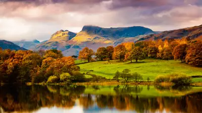 Lake views and rusty leaves in Cumbria