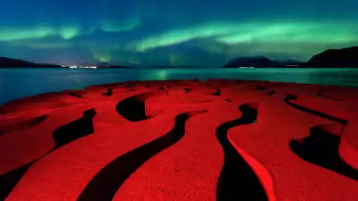 Artwork in Norway mirrors the aurora seen above it
