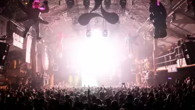 Clubbers party at Amnesia