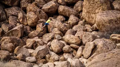 Boulder hopping at Richtersveld Wildrun