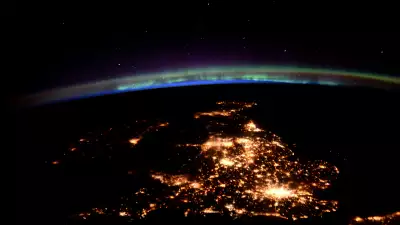 Hello, is this Planet Earth, by Tim Peake