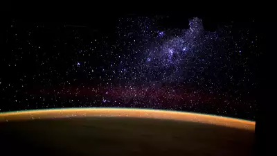 Hello, is this Planet Earth, by Tim Peake