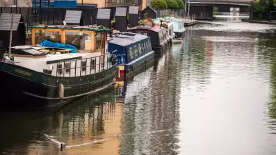 Exterior of Boatel Osbert, Regents Canal, London