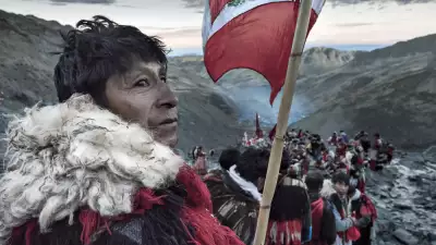 Pilgrims climbing the Peruvian Andes for Ooyllur Rit'i