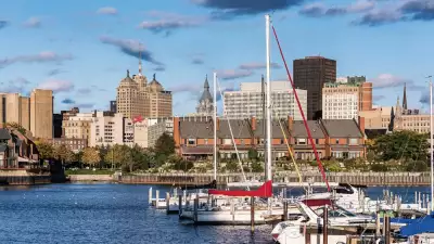 Basin Marina Park and city skyline, Buffalo, New York, USA