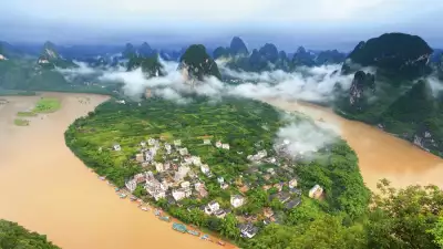 Sunrise at Lijang River, Yangshuo