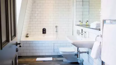 Bathroom at The Kings Head Cirencester
