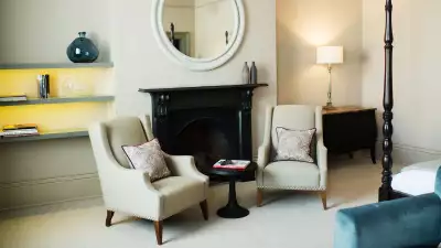 Lounge room at The Kings Head Cirencester