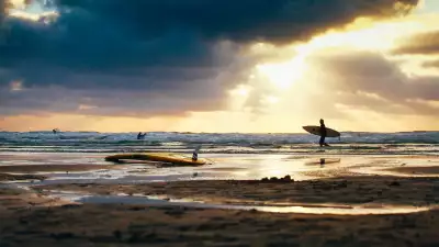 Surfing at Boardmasters Festival in Newquay, Cornwalla
