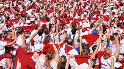 Millions of people gathering at the F&ecirc;tes de Bayonne in French Basque country