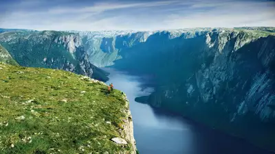 Western Brook Pond Fjord hiking in NL, Canada