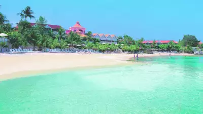 Coco Reef Beach, Tobago