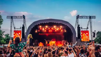 Mighty Hoopla, London