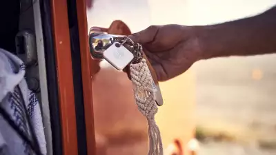 Tile Bluetooth tracker: use it on your keys