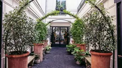 Sentier, Paris: The entrance at Hotels Des Grands Boulevards