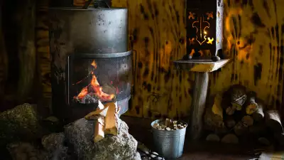 Self-catering accommodations in the UK and Ireland: Stumpy Hobbit at Mill Valley