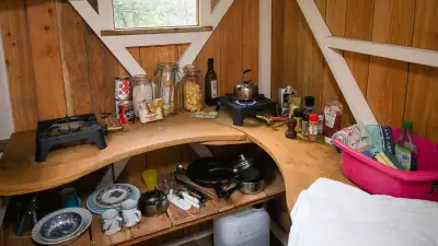 Self-catering accommodations in the UK and Ireland: Puckshipton Treehouse