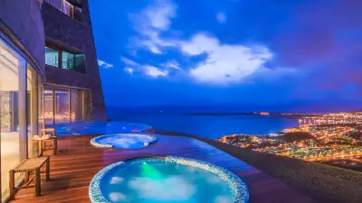 World's Most Awesome Swimming Pools: Arakur Ushuaia Resort & Spa Tierra del Fuego