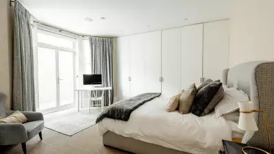 London Airbnb: Villa, Barnes