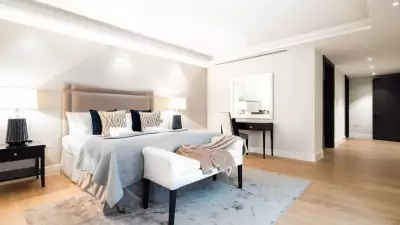 LOGAN PLACE &ndash; FLAT 1, Earl's Court