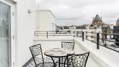 THE SAPPHIRE SUITE, KENSINGTON