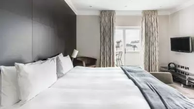 THE SAPPHIRE SUITE, KENSINGTON