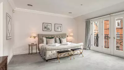 HERBERT CRESCENT, KNIGHTSBRIDGE