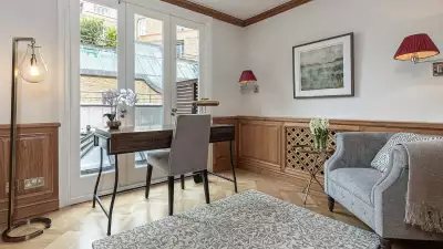 HERBERT CRESCENT, KNIGHTSBRIDGE