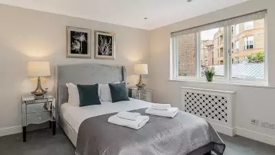 HERBERT CRESCENT, KNIGHTSBRIDGE