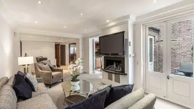 HERBERT CRESCENT, KNIGHTSBRIDGE