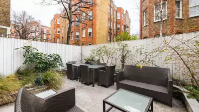 TOWNHOUSE, EARL&rsquo;S COURT