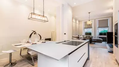 TOWNHOUSE, EARL&rsquo;S COURT