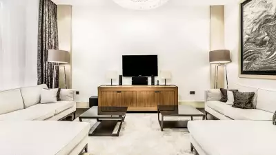 BEAUFORT PLACE, KNIGHTSBRIDGE