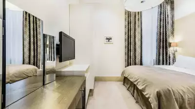 BEAUFORT PLACE, KNIGHTSBRIDGE