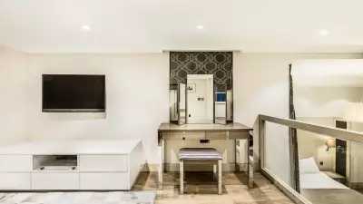 BEAUFORT PLACE, KNIGHTSBRIDGE