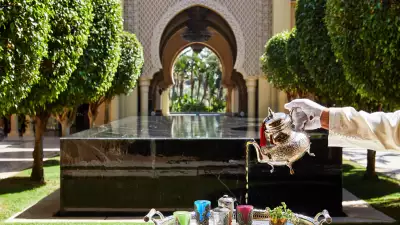 Tea pouring