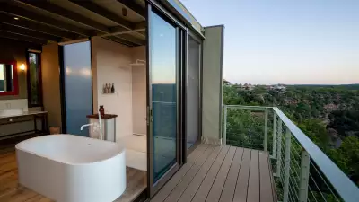 Bathroom, Lepogo Lodges