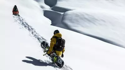 Freeride snowboarding in Lech