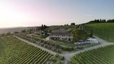 Exterior and grounds, Il Cellese
