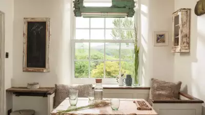 Kitchen table, Tincture